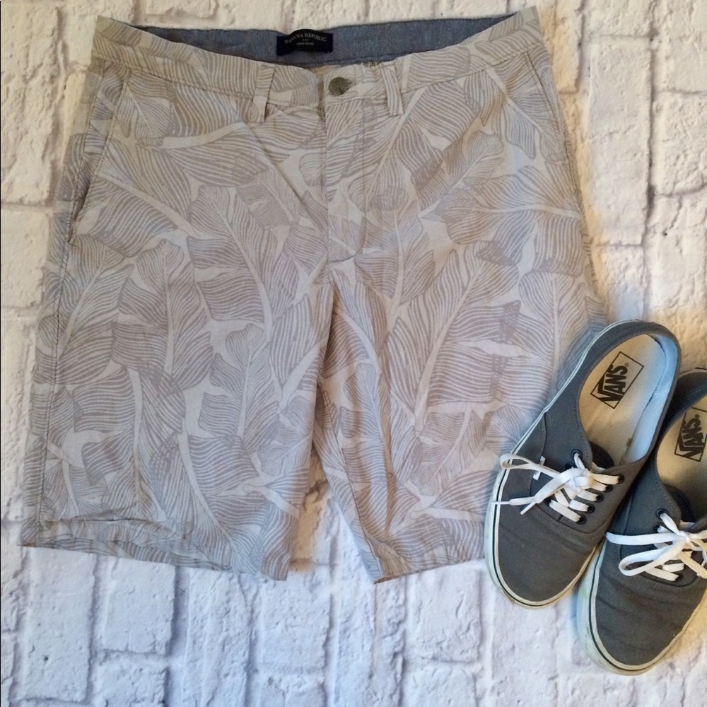 Banana Republic Men’s Aiden Shorts Size 33